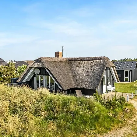 3 Bedroom Cozy Home In Blavand * Blåvand