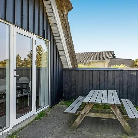 3 Bedroom Cozy Home In Blavand Hébergement de vacances