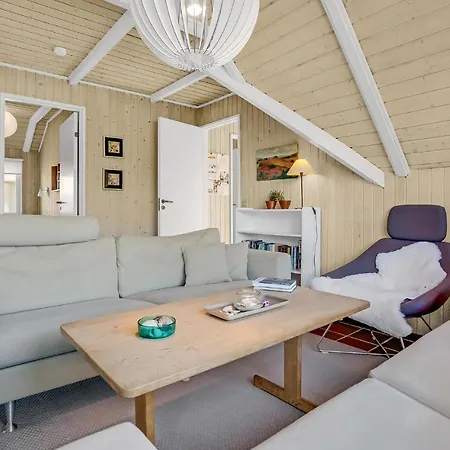 3 Bedroom Cozy Home In Blavand Hébergement de vacances