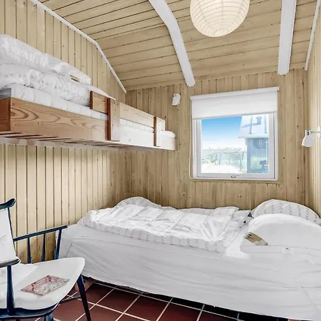3 Bedroom Cozy Home In Blavand * Blåvand