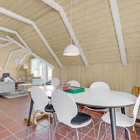 3 Bedroom Cozy Home In Blavand