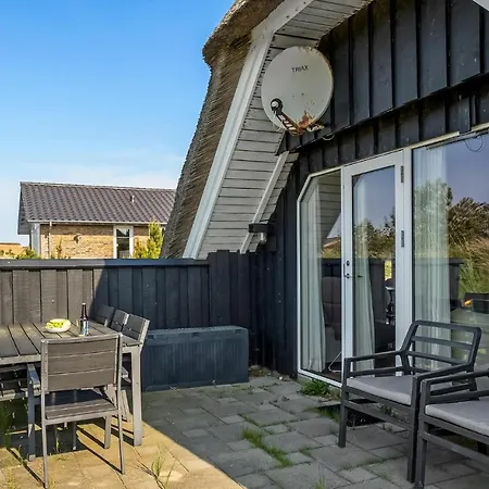 3 Bedroom Cozy Home In Blavand * Blåvand